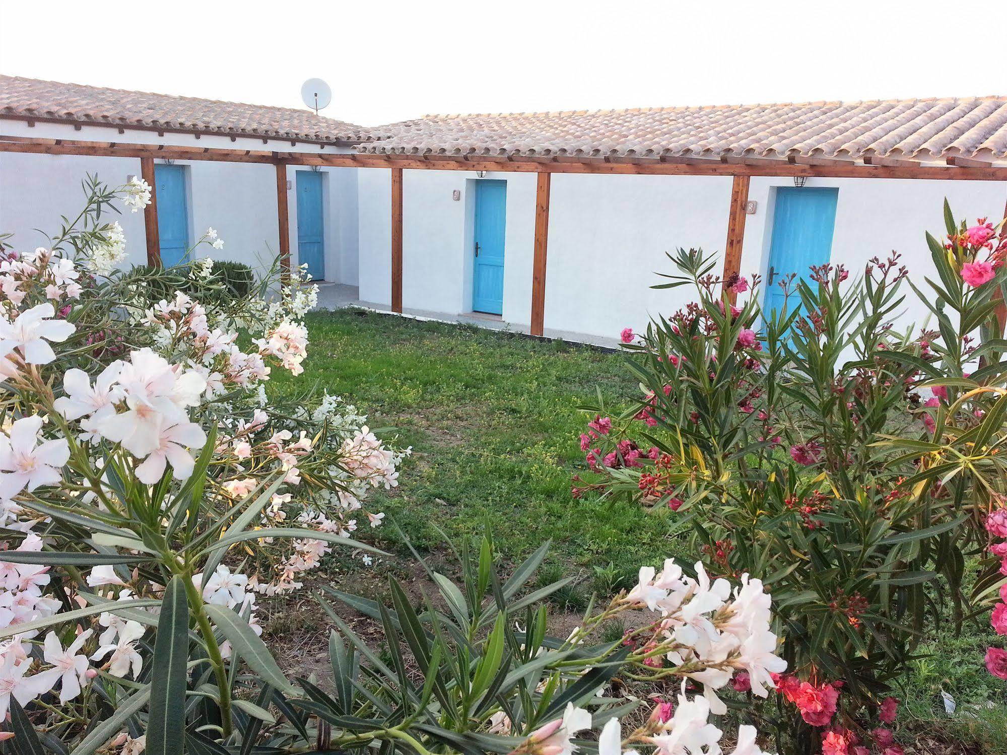 Sa Corti De Sa Perda Piscinas Hotel Exterior photo